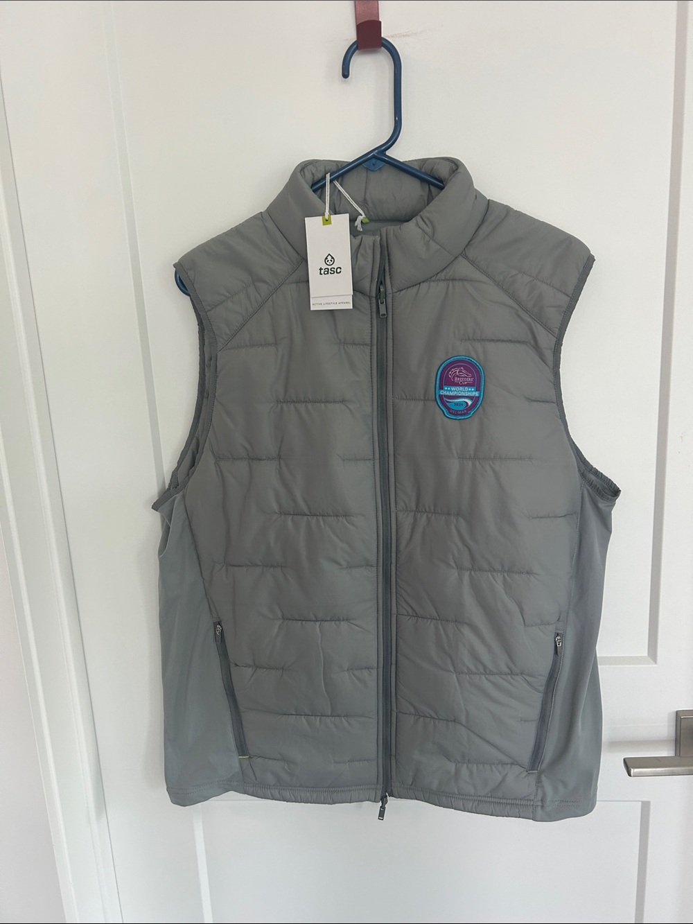 2025 Del Mar Breeders Cup Performance Quilted Vest in Light Gray Size L